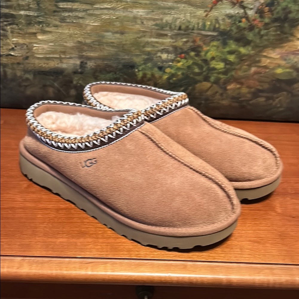 UGG Women's Tan Tasman size 7 Slippers